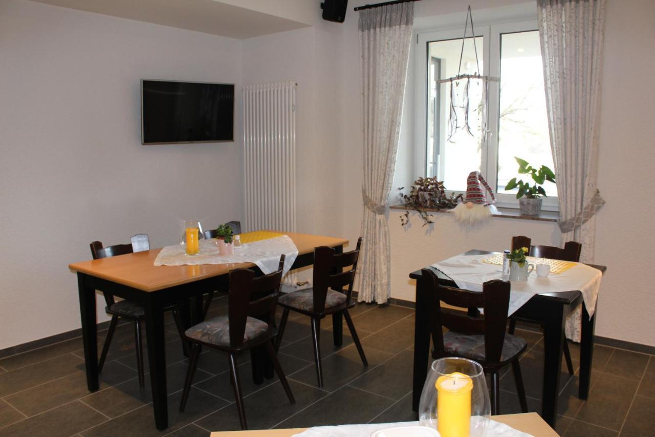 Pension Brunnenhof รูทเกน ภายนอก รูปภาพ